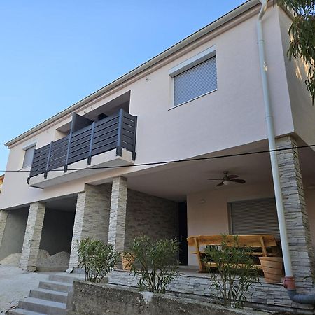 Apartmani Porat Sali Exterior photo